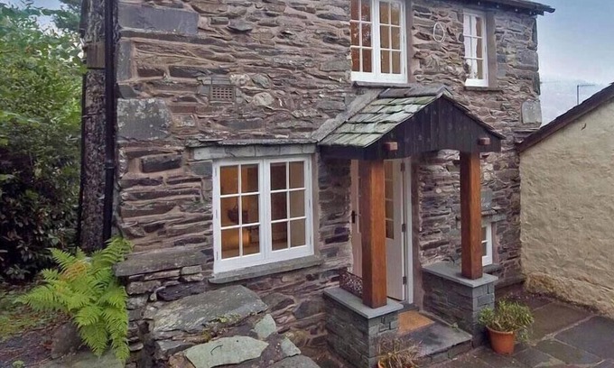 Ambleside Cottage | IVY COTTAGE, family friendly, with open fire in Ambleside