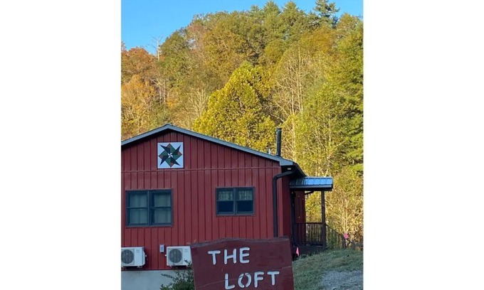 Mars Hill Apartment | Ivy Riverfront private retreat - tubing, fishing right out the door!
