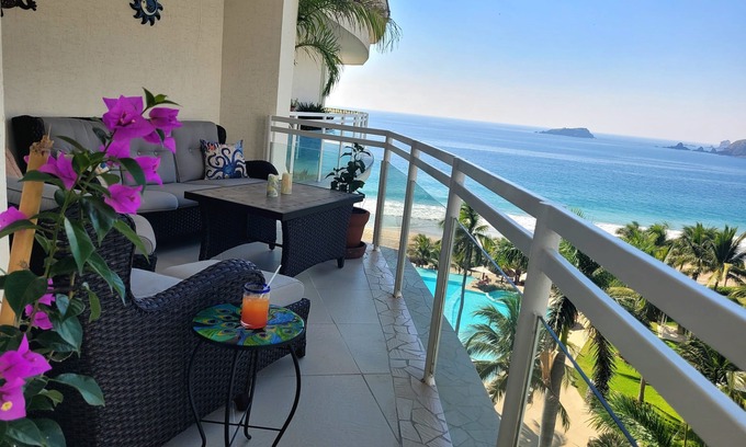 Ixtapa Condo | Ixtapa Paradise: 1 Bedroom, 2 Bath Condo at BVG Marina Stunning Sunset Views!
