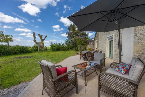 Cricqueville-en-Bessin House | Izéla