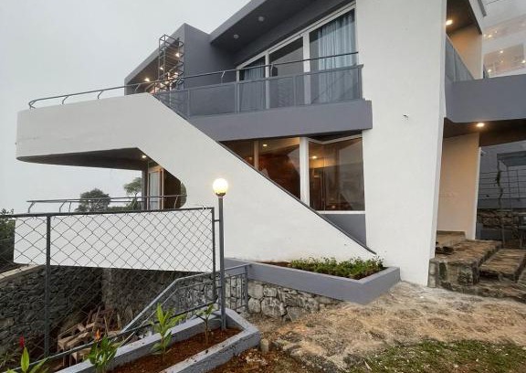 Pirmed House | Izzat Inn Pool Villa Parunthumpara