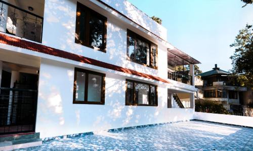 Nainital House | jüSTa Lake View Residences, Nainital