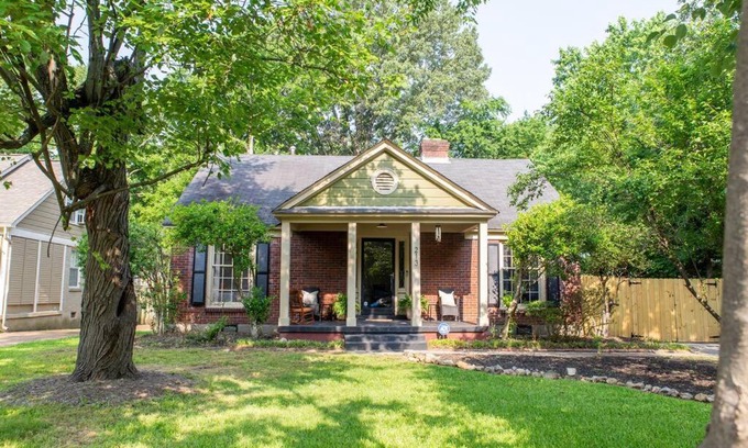 East Memphis House | J Birds' Cottage Midtown Memphis