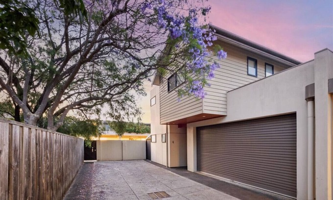Margaret River Apartment | Jacaranda Lane | Sleek & Modern | Central