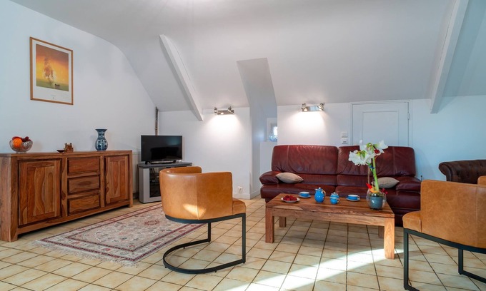 Plomeur Apartment | Jacinthe - Appt dans une villa néo-bretonne