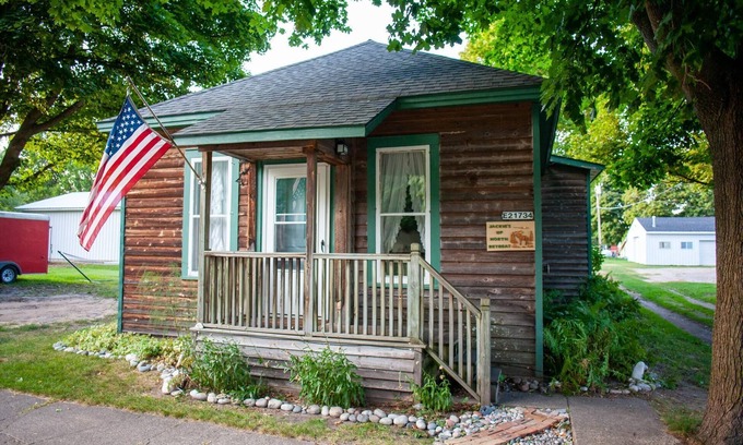 Grand Marais House | Jackie's Up North Retreat - Family Getaway - Unplug from it all to reconnect