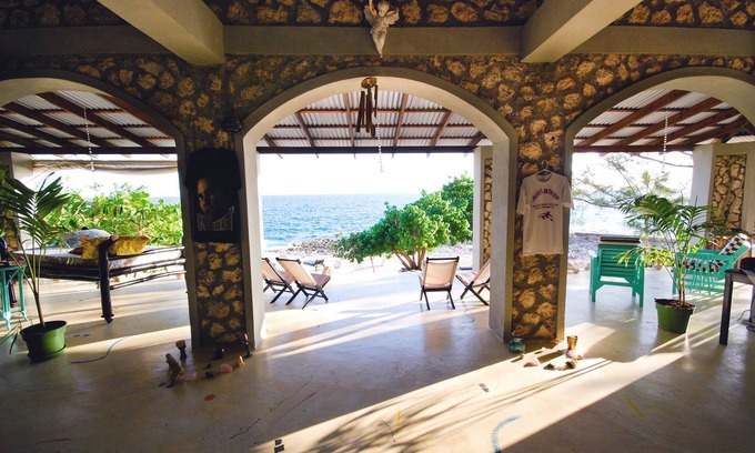 West End House | Jackies on the Reef