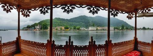 Dal Lake Boat Rental | Jacqueline houseboat