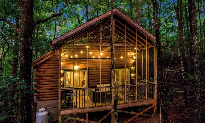 Sautee Nacoochee Cabin | Jacuzzi Private Deck Grill WiFi Near Helen