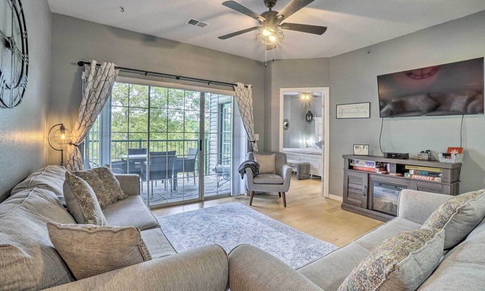 Branson Condo | Jacuzzi Tub: Branson Retreat ~ 4 Mi to Strip