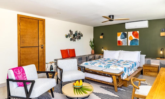 Long Bay Apartment | Jade I Long Bay Retreat I Luxury Stay Near Grace Bay & Long Bay Beach