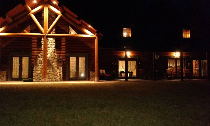 Custer Cabin | Jade Pines, Plenty of entertainment, Pinball, Shuffle Bowl, Darts, Outdoor Sauna