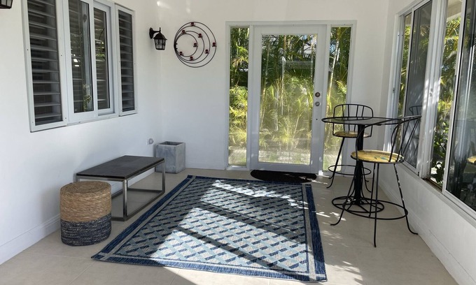 St. Ann's Bay Villa | "JAM N RELAX" vibrant villa with full unit AC & private beach club