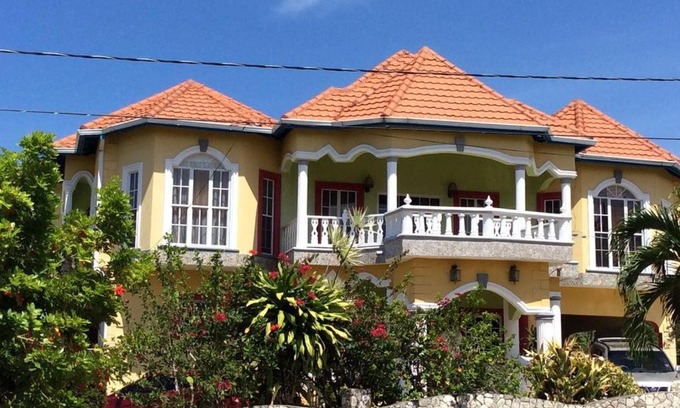 St. Ann's Bay House | Jamaica Dream Gateway