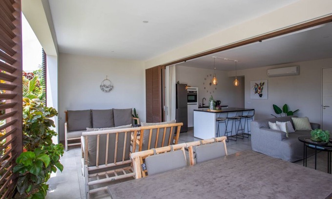 Willemstad Apartment | Jan Sofat LUX apartment A24 at resort with pool