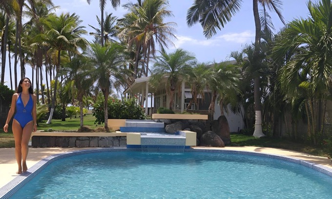 Barranca House | Jane's Beach Resort Room 6, beach hotel