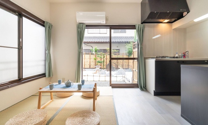 Higashiikebukuro House | Japanese garden house. 7mins walk to Yamanote line station