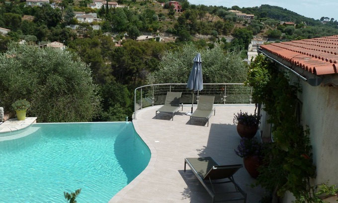Colomars Villa | Jardin secret" villa, 4-star state label, Nice hinterland, olive grove