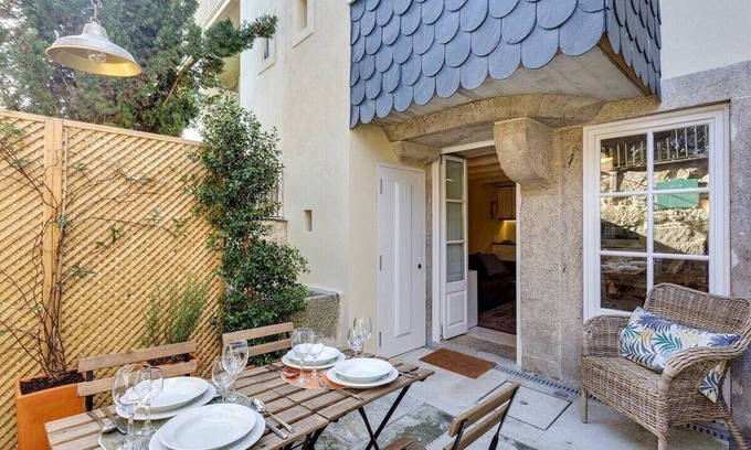 Centro / Baixa Apartment | Jardins da Muralha Old Town with Terrace Apartment A - DAHOME
