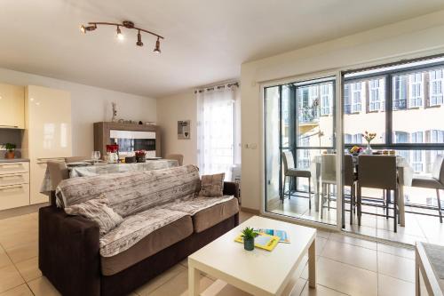 Carabacel Apartment | JARDINS MASSENA AP4088 Nice, by Riviera Holiday Homes