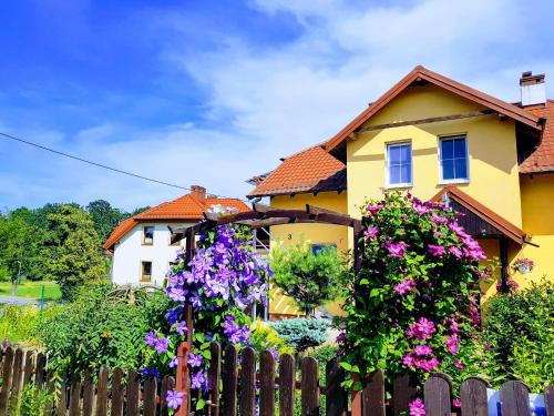 Bartazek Apartment | Jaskółka - pokoje i apartament przy plaży