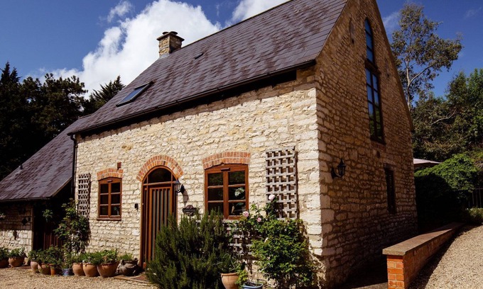 Little Witcombe Cottage | Jasmine Cottage - sleeps 6 guests in 2 bedrooms