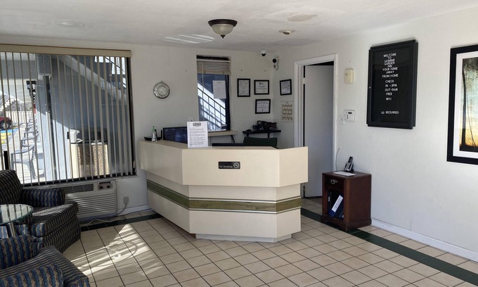 Lake City Hotel | Jasmine Garden Inn