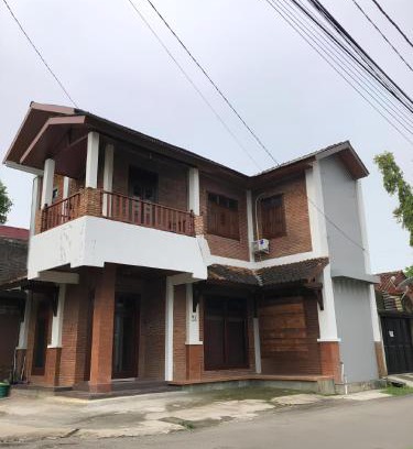 Jepara House | Jasmine Homestay Syariah