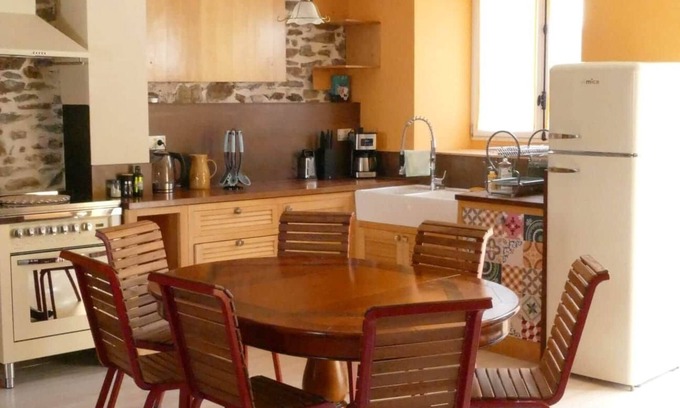 Bagneres-de-Luchon Apartment | Jasmine joli chapeau L'estive