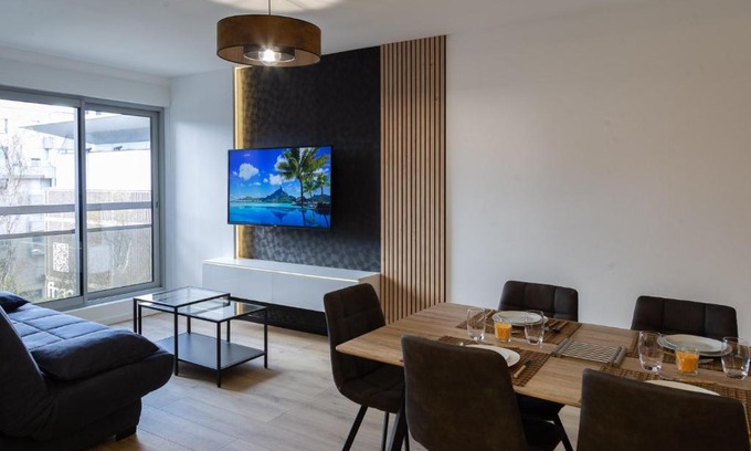 Clermont Ferrand City Centre Apartment | Jaude Central % Parking