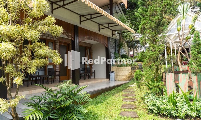 Hargomulyo Hotel | Javenir Hotel Tawangmangu Mitra RedDoorz