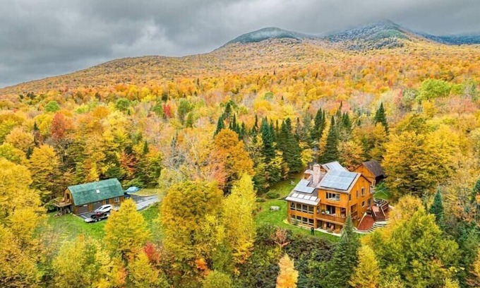 Westfield Apartment | Jay Peak 3mi - ski home via Big Jay!