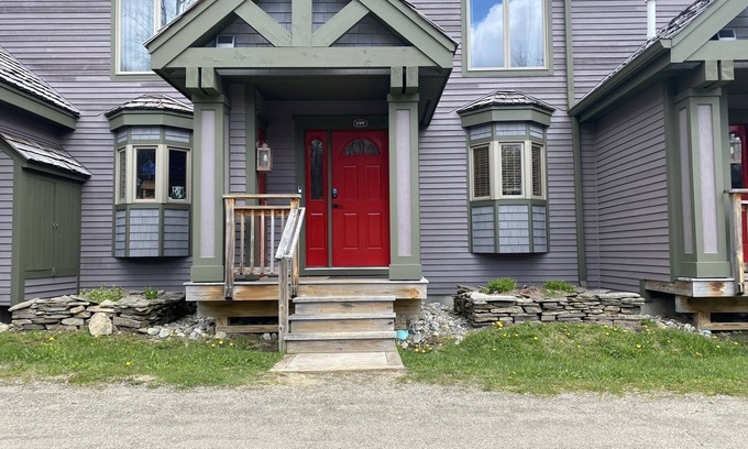 North Troy House | Jay Peak 4BR/3.5BA Ski-in/out Townhome