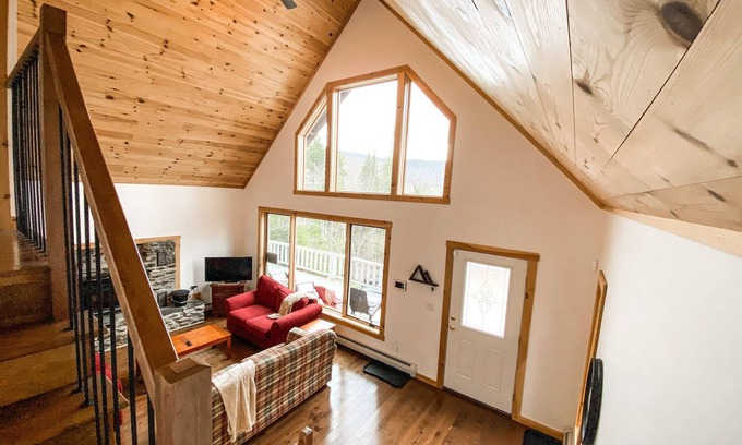 Montgomery Center Ski Chalet | ★Jay Peak Mountain Chalet★secluded/pool/snowsports