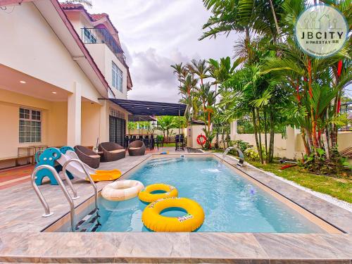 Central District House | JB Town Villa by RR JBcity