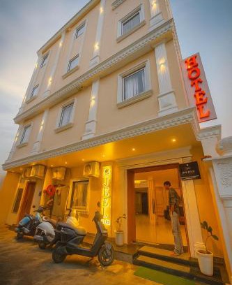 Lake Swaroop Sagar Hotel | Jeel Pearl Hotel