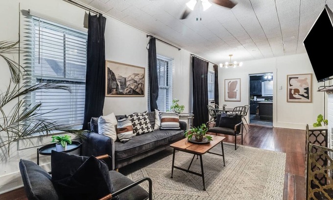 Freetown - Port Rico House | Jefferson Home Room 1