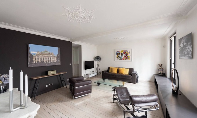 Saint-Merri Apartment | Jehan, 2Ch/1Sdb, sleeps 4