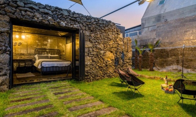 Jocheon House | Jeju Bunker Pension