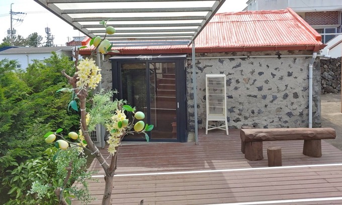 Namwon House | Jeju Halla and Tam Pension