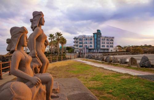 Aewol Hotel | Jeju Island Love