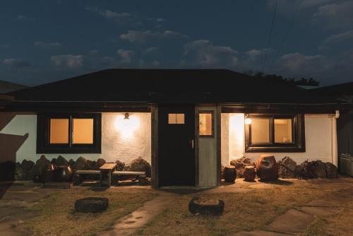 Gujwa House | Jeju pension doldamnomo jip doldamjeom
