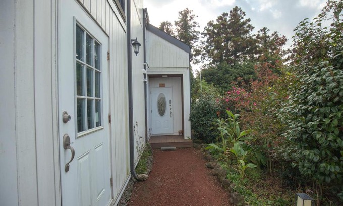 Sehwa-ri House | jeju Pension