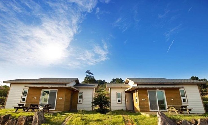 Jocheon House | Jeju Seowoobong Pension