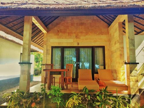 Purwakerti Hotel | Jemeluk Beach Bungalows