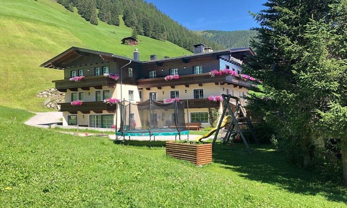 Madseit House | Jenneweinhof