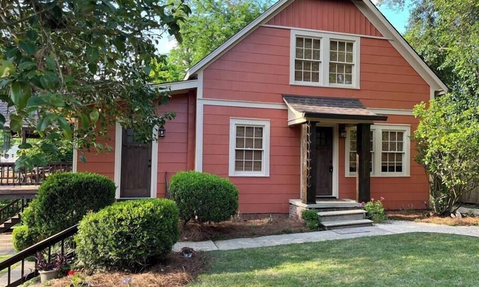 Laurel House | Jenny's Cottage (W/Pool)-3 Blocks from Downtown