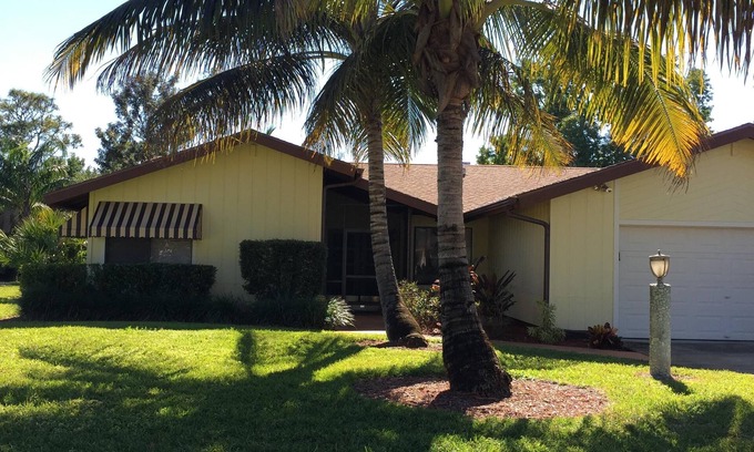 Jensen Beach House | Jensen Beach lovely manicured Private Pool Home