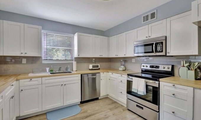 Indian River Estates House | Jensen Beach Tropical Oasis!