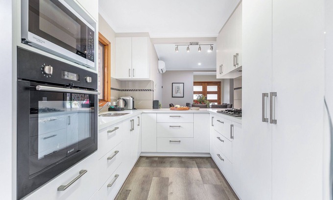 Echuca House | Jensen House - Blends the best of retro style with a full modern update